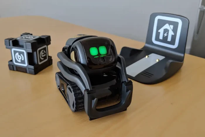 robot anki cozmo dan vector