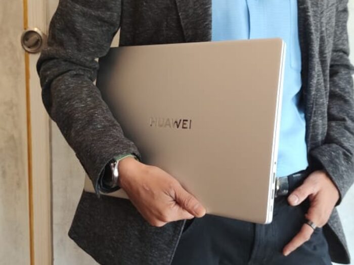 laptop merk huawei 